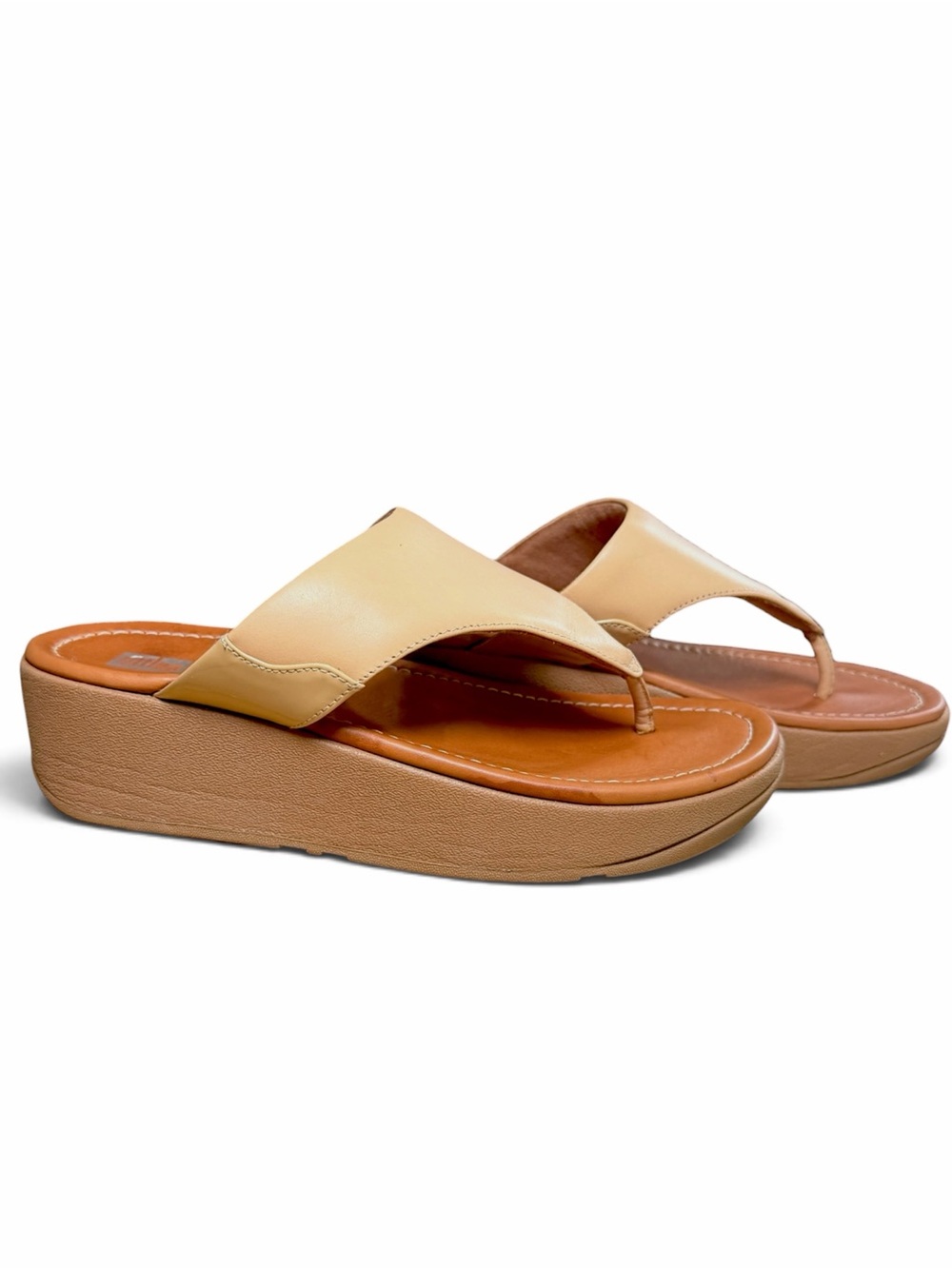 FitFlop Lulu Leather Thong Flip Flop Wedge Sandals Beige Tan Microwobbleboard